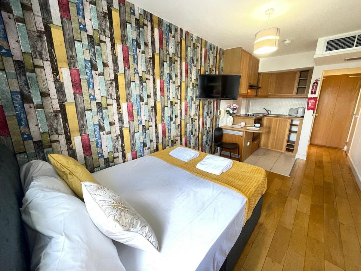 Portobello Road Artistic Studios 'Budget' Лондон Номер фото