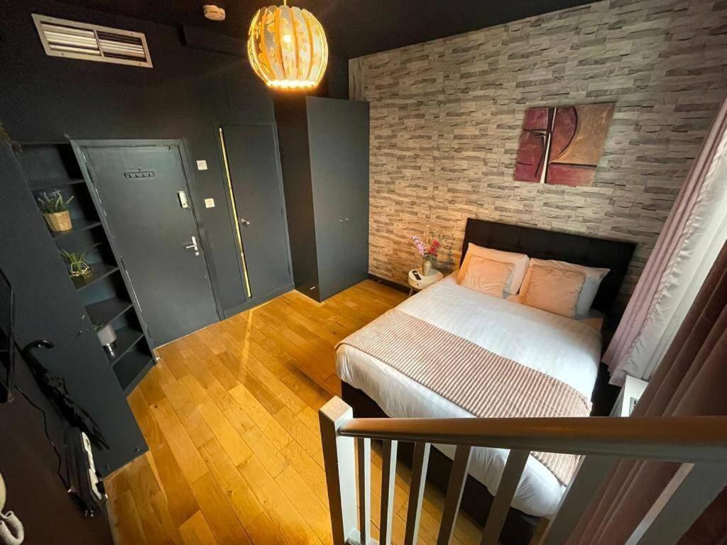 Portobello Road Artistic Studios 'Budget' Лондон Номер фото