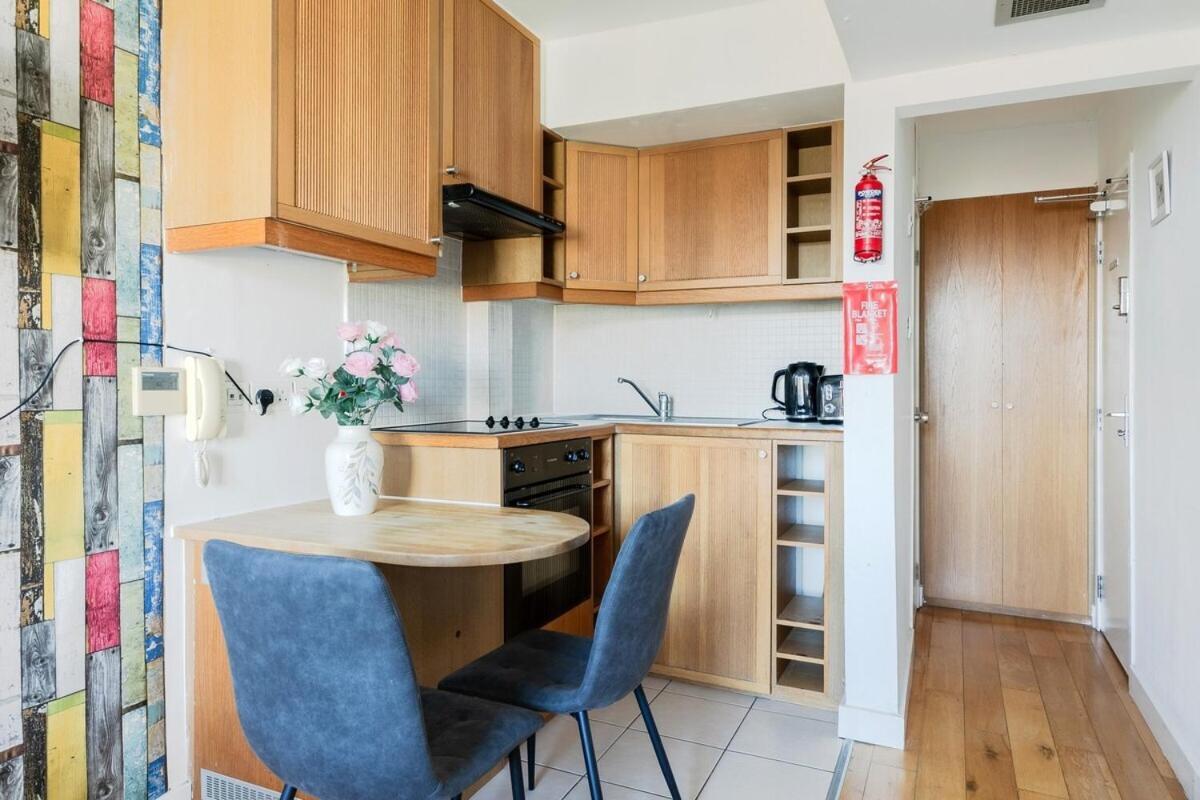Portobello Road Artistic Studios 'Budget' Лондон Номер фото