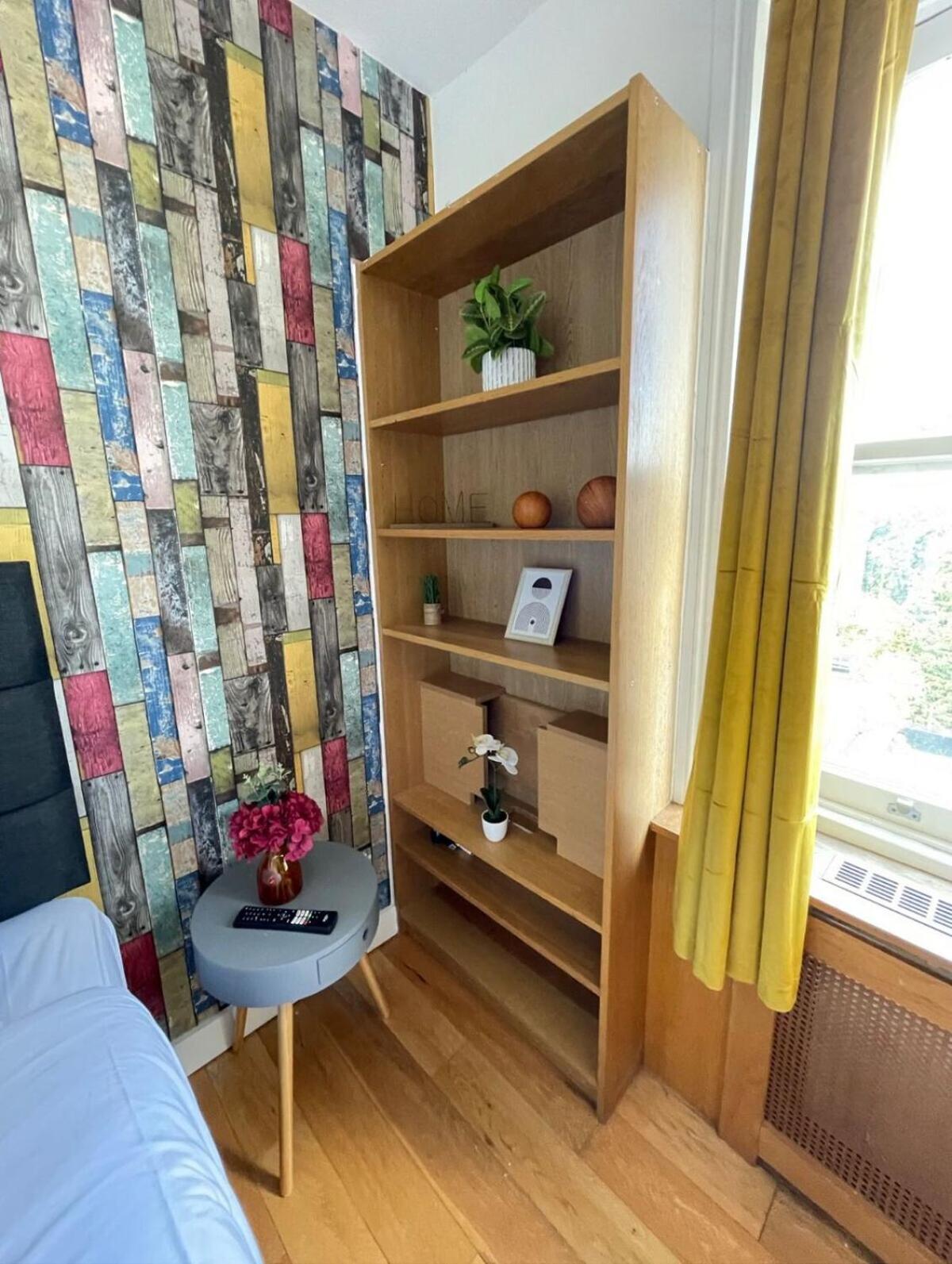 Portobello Road Artistic Studios 'Budget' Лондон Номер фото