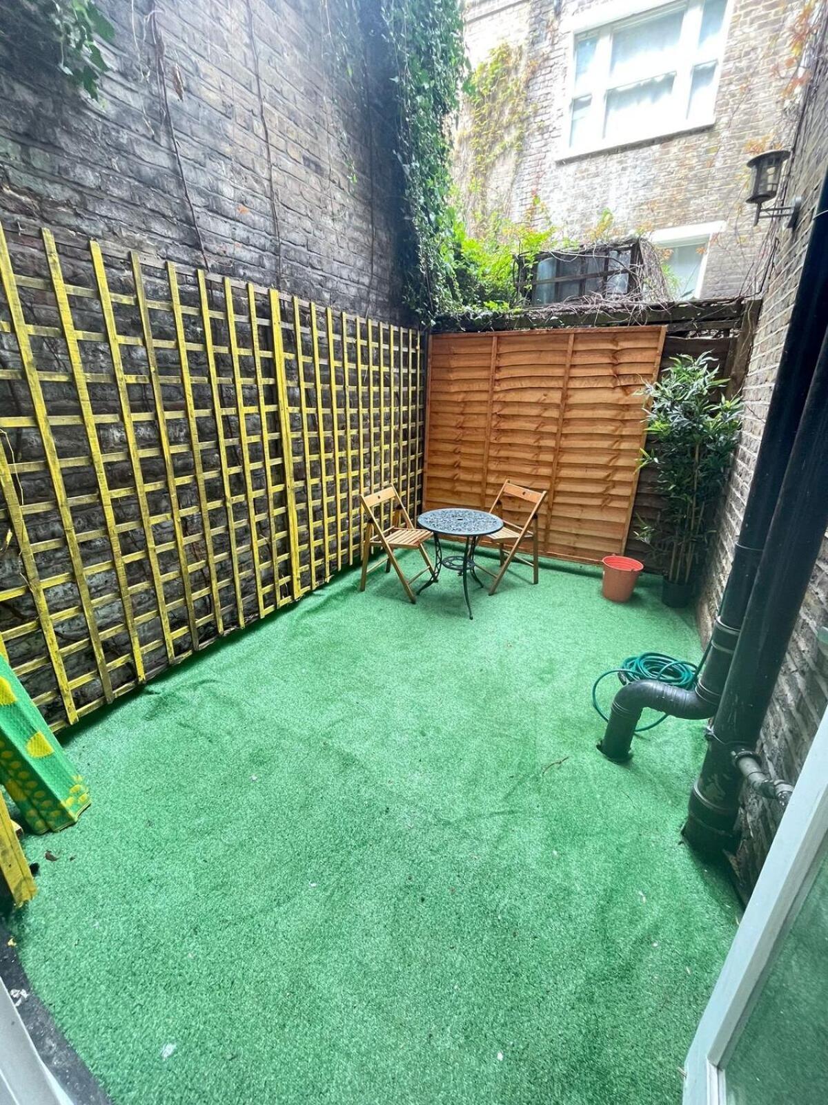 Portobello Road Artistic Studios 'Budget' Лондон Номер фото